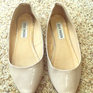 Adorable nude Steve Madden flats!